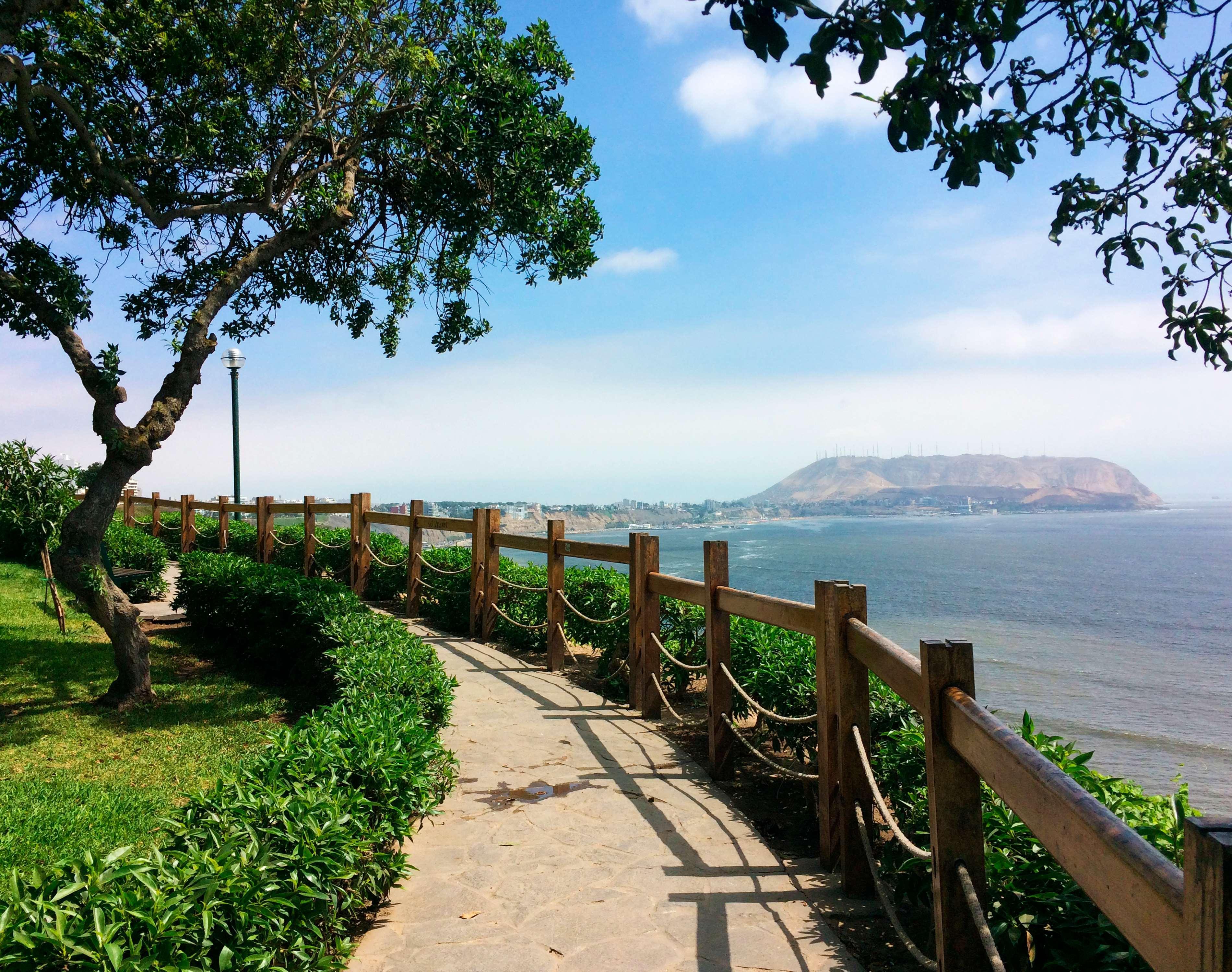Doubletree By Hilton Lima Miraflores El Pardo Exterior photo