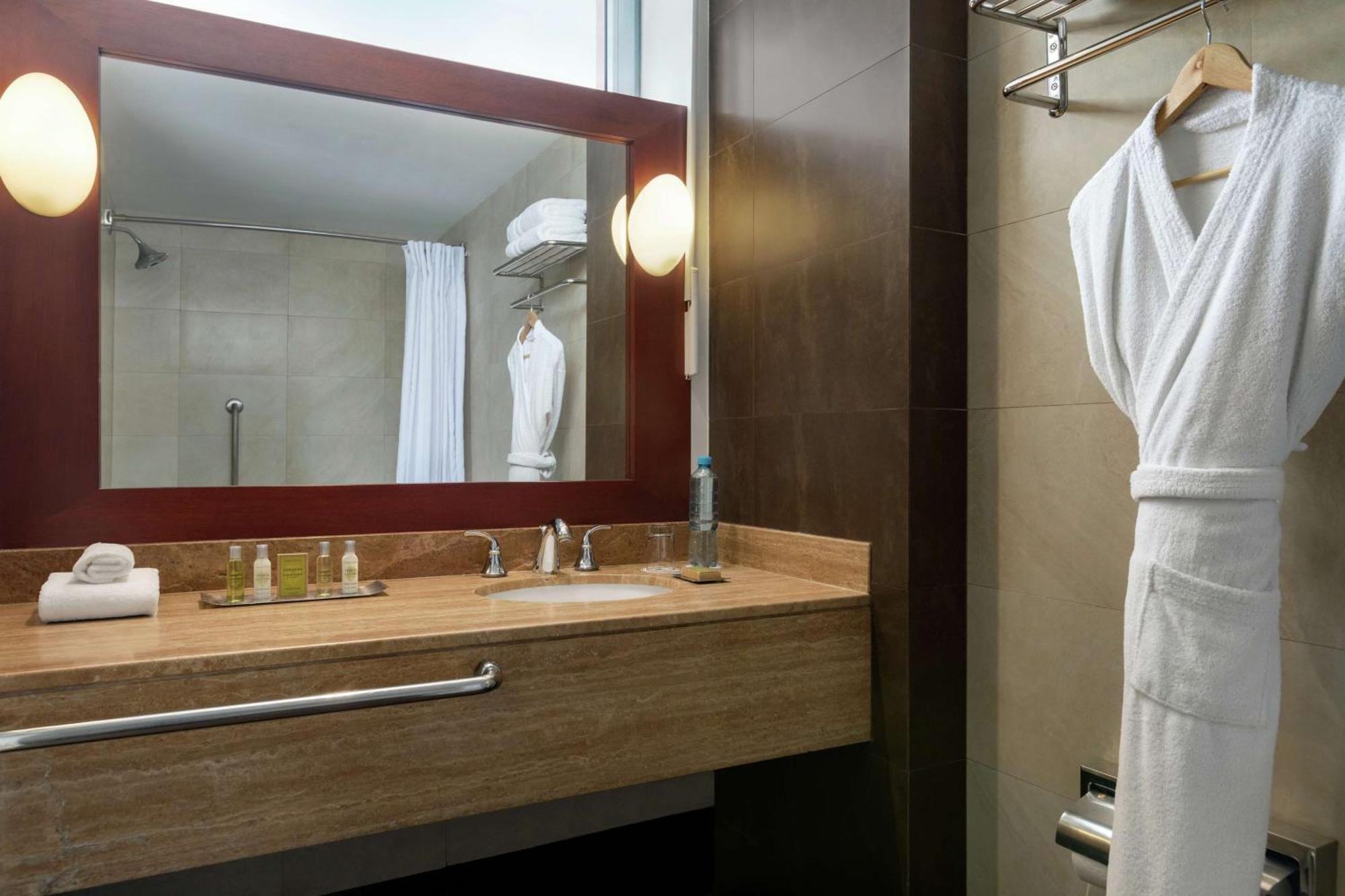 Doubletree By Hilton Lima Miraflores El Pardo Exterior photo