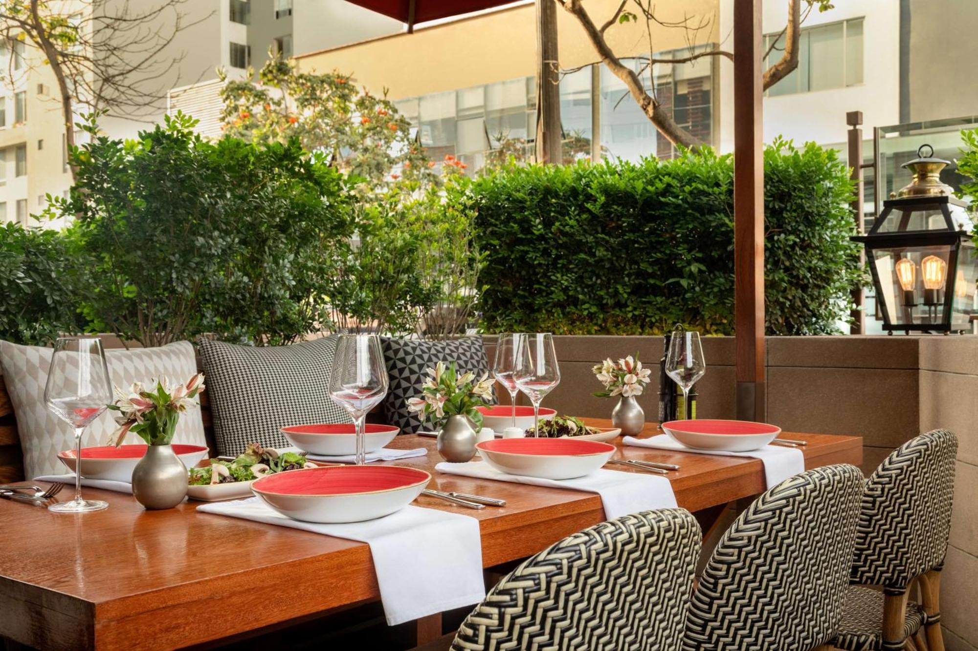 Doubletree By Hilton Lima Miraflores El Pardo Exterior photo
